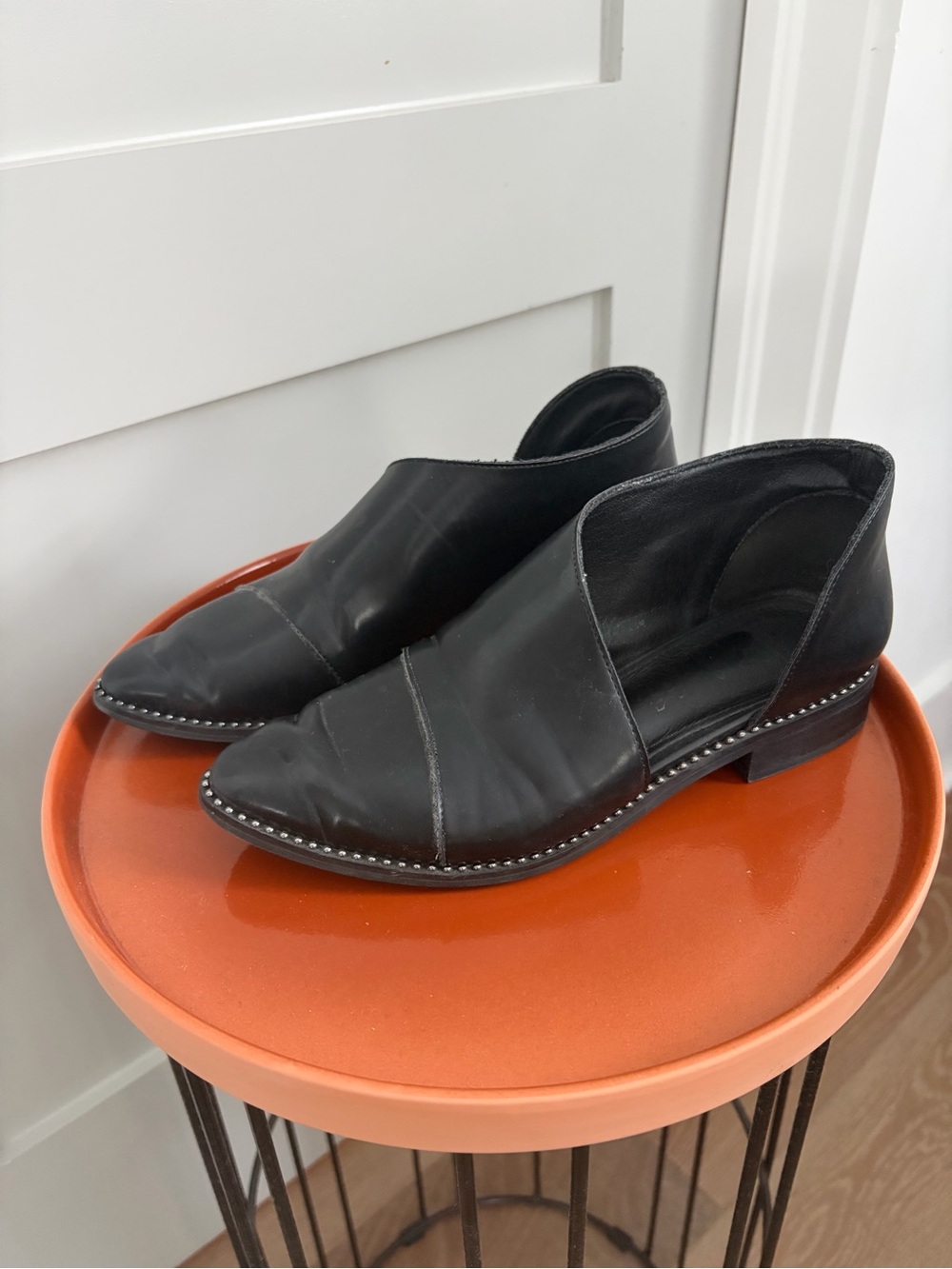 Black Leather Pointed Toe Slip-On Shoes